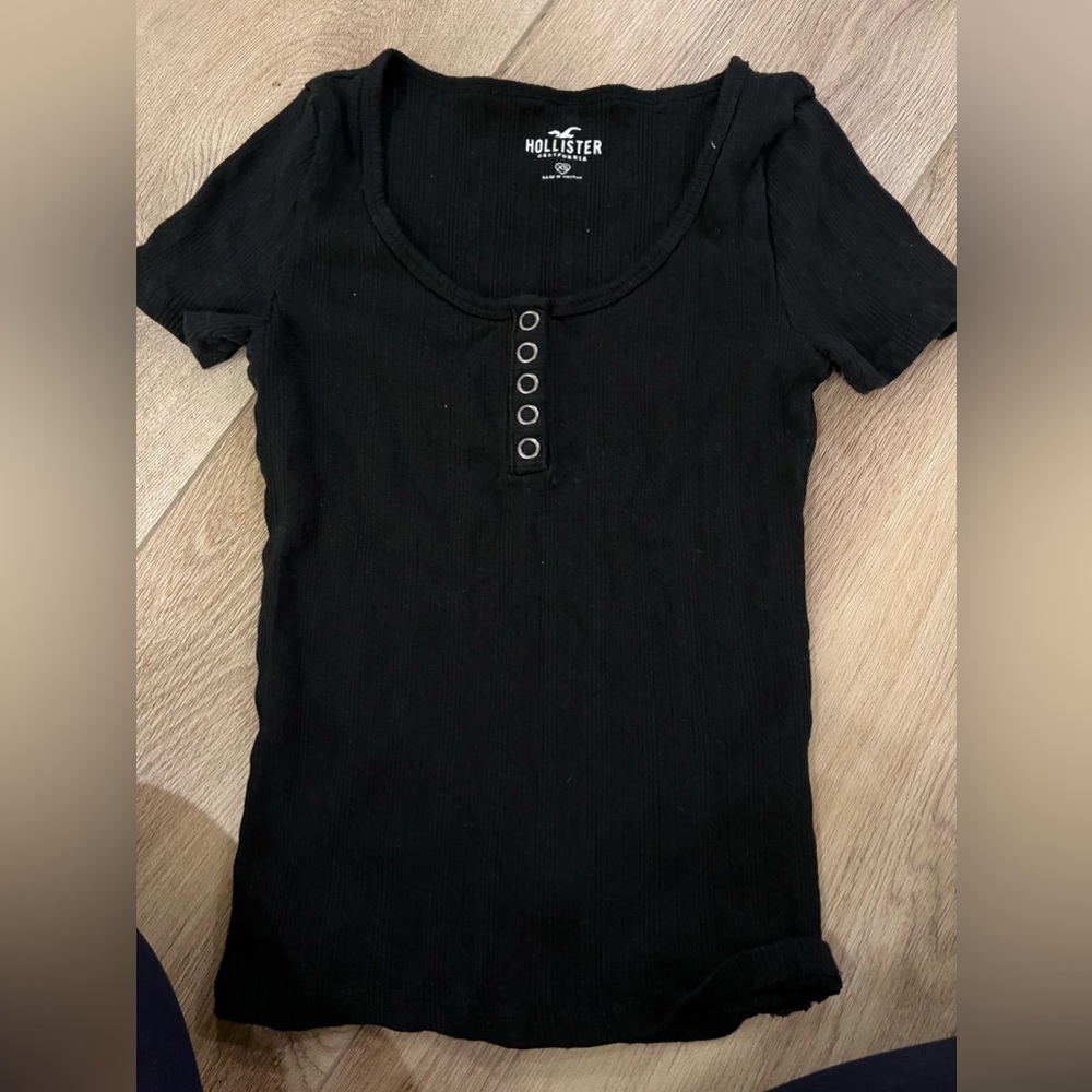 Hollister black top